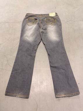 Apple Bottoms Grey Embroidered Apple Pocket Jeans Size 16